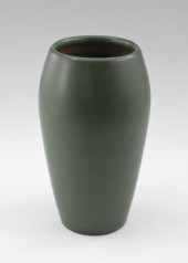 MARBLEHEAD OVOID POTTERY VASE: