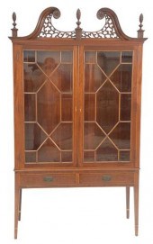 MARGOLIS MAHOGANY CHINA CABINE