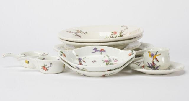 MARINE TRAVEL RELATED DINNERWAREA