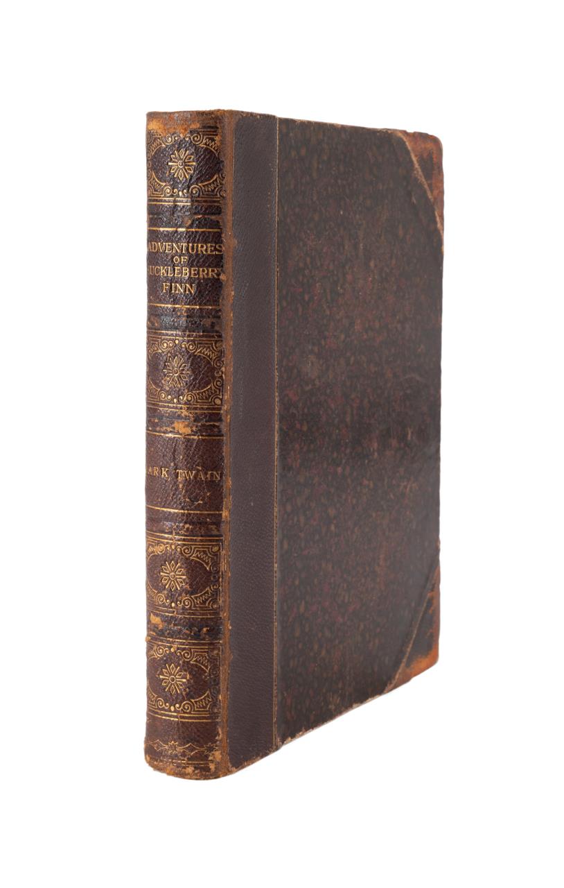 MARK TWAIN, HUCKLEBERRY FINN, 1ST