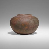 Markham Pottery. Reseau vase.