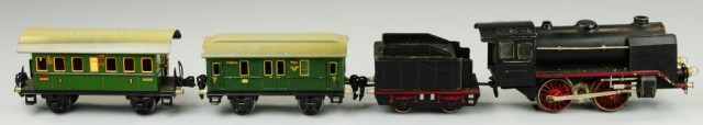 MARKLIN 920 ENGINE AND TWO CARS