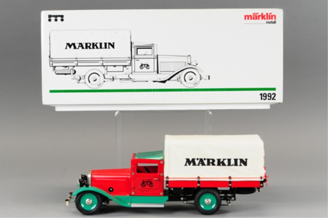MARKLIN BOXED COVERED TRUCK