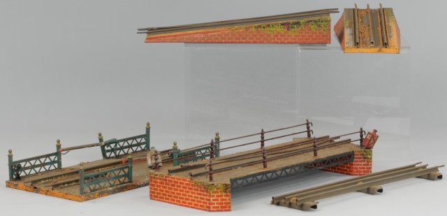 MARKLIN BRIDGE Hand painted tin
