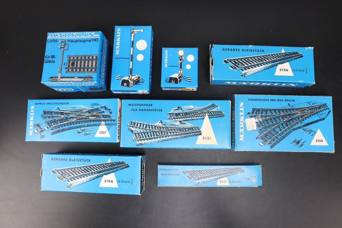 MARKLIN HO TRAIN TRACKS, ASSORTED