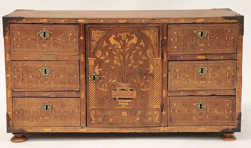 MARQUETRY INLAID VARGUENOCentral