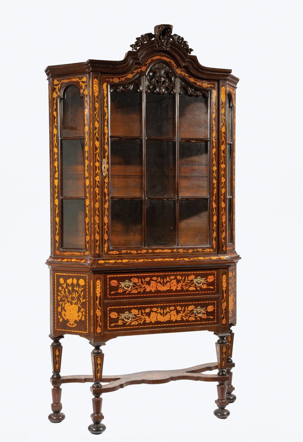 MARQUETRY, MAHOGANY BOOKCASES ON