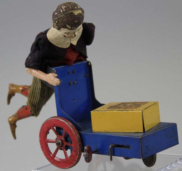 MARTIN BOY PUSHING CART France