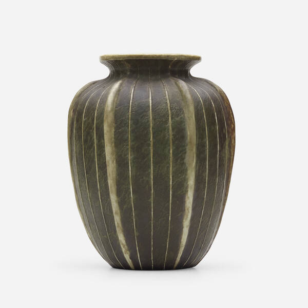 Martin Brothers Pottery. Vase.