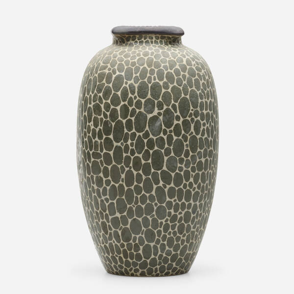 Martin Brothers Pottery. Vase.