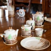 MARUTOMOWARE PORCELAIN 'HUNT'