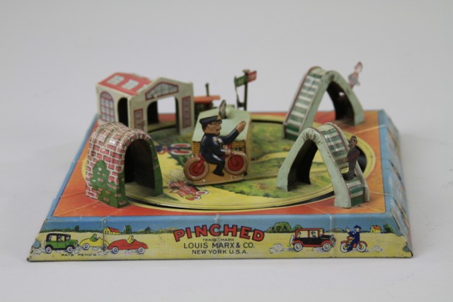 MARX PINCHED TABLE TOY Lithographed