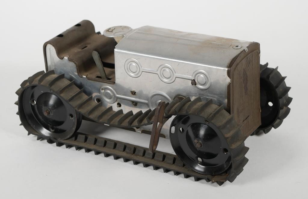 MARX TRACTOR WITH TREADS WIND UP