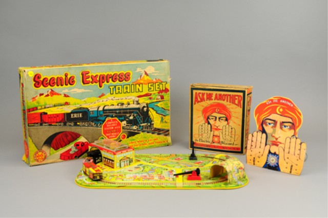 MARX TRAIN SET AND BOXED GAME