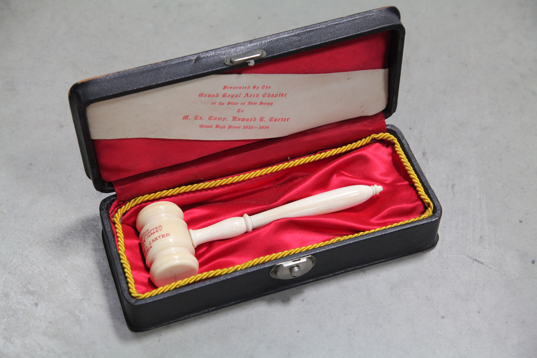 MASONIC PRESENTATION GAVEL IN CASE.