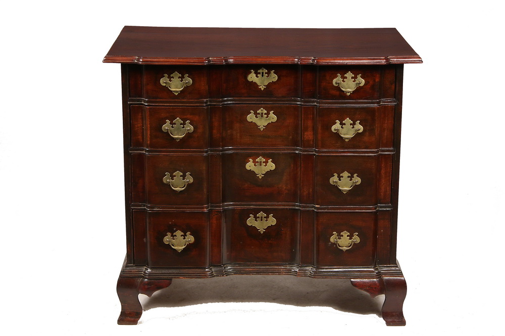MASSACHUSETTS CHEST OF DRAWERS -