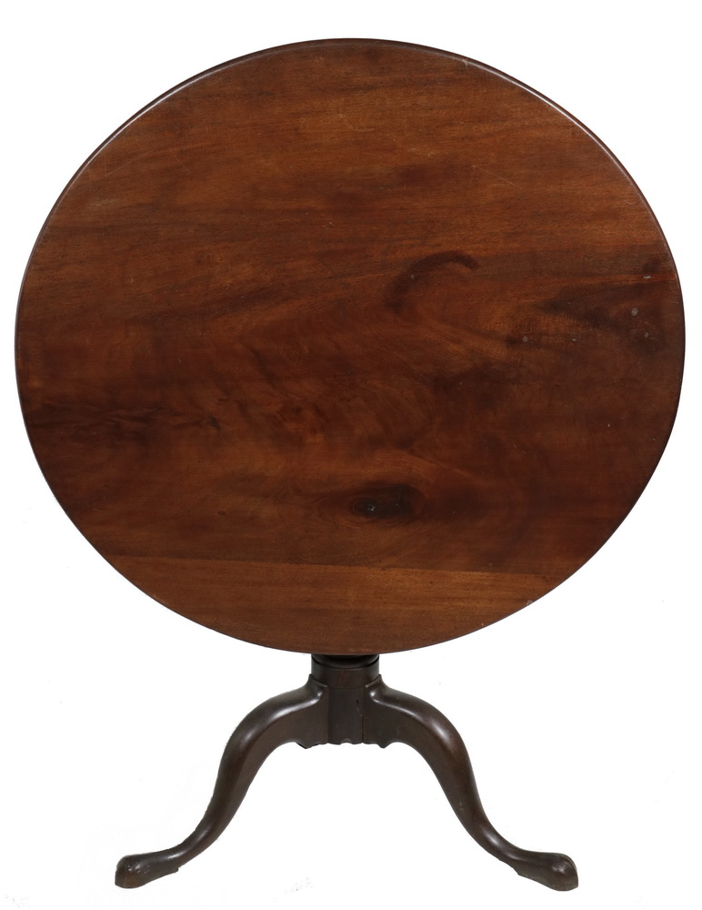 MASSACHUSETTS MAHOGANY TEA TABLE