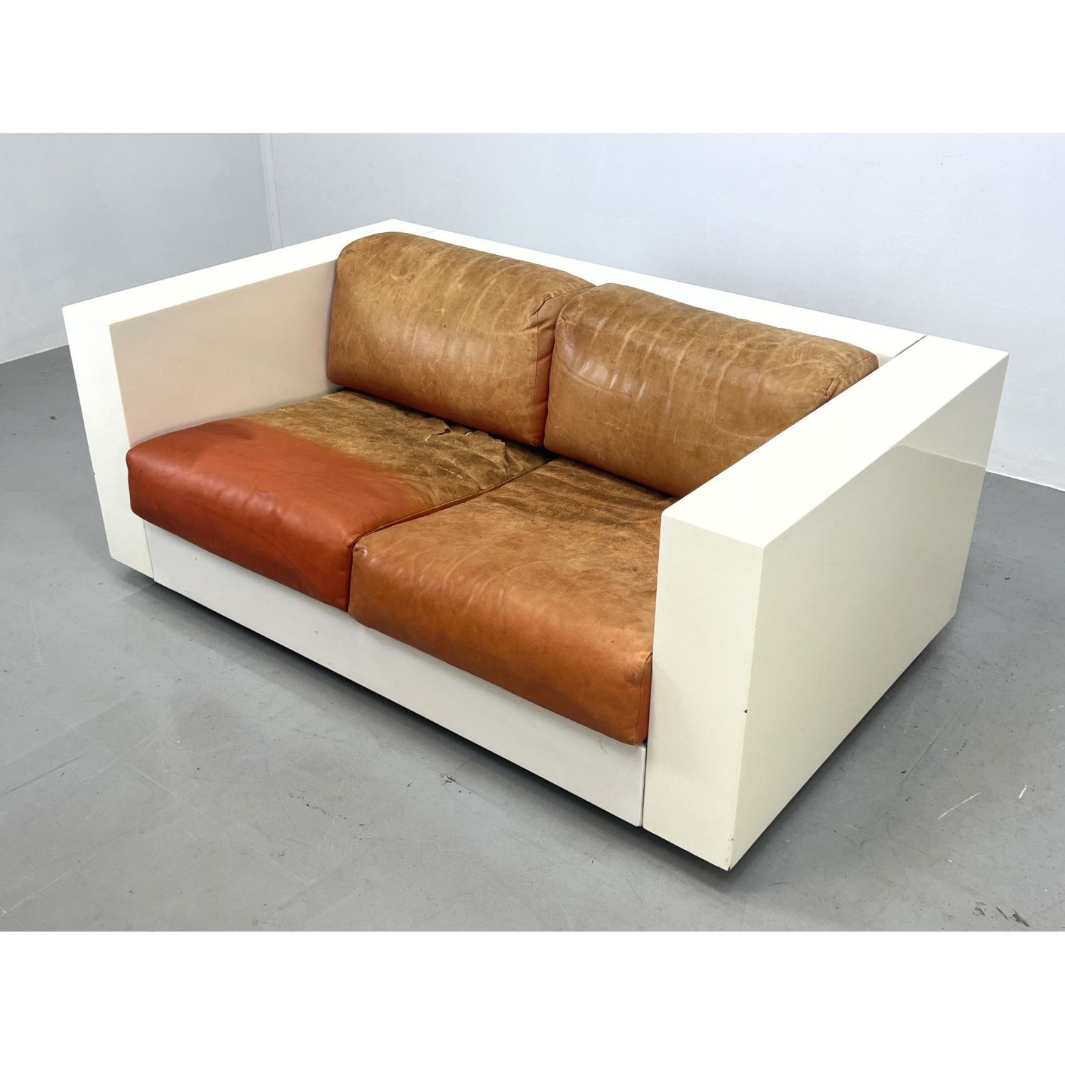 Massimo Vignelli Saratoga White