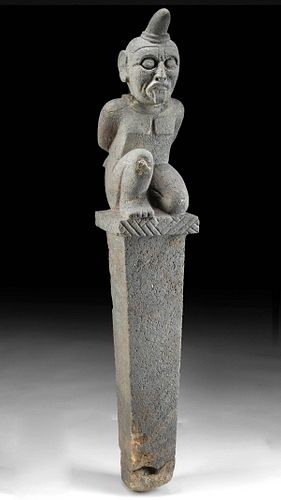 MASSIVE MAYA BASALT BOUNDARY MARKER