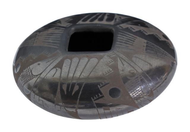 MATA ORTIZ BLACK-ON-BLACK POTTERY