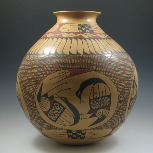 Mata Ortiz Large Vase by Miguel