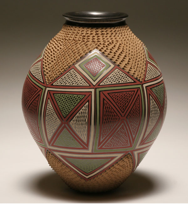 Mata Ortiz textured pottery