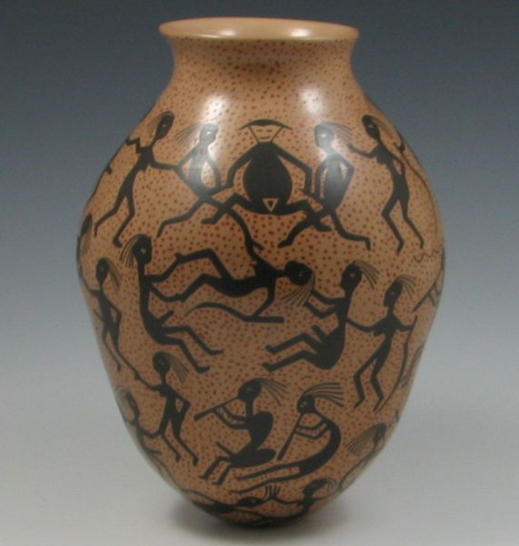 Mata Ortiz Vase by Fabiola Silveira