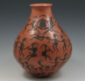 Mata Ortiz Vase by Fabiola Sil