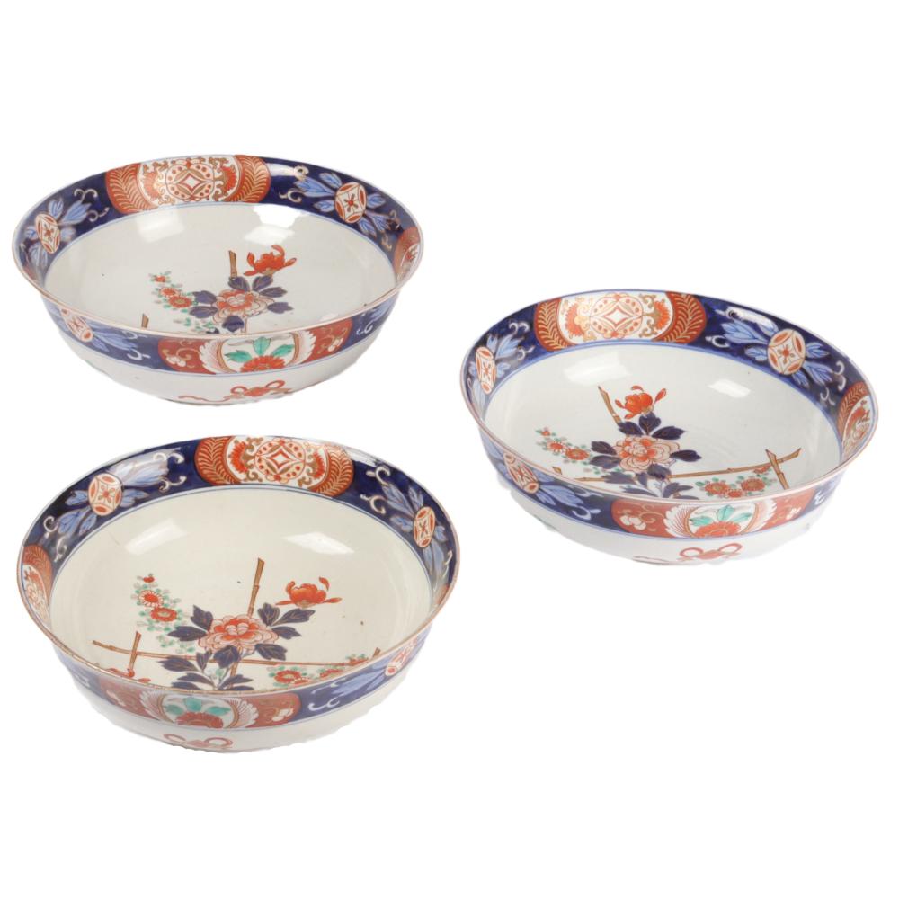 MATCHED SET OF THREE JAPANESE IMARI