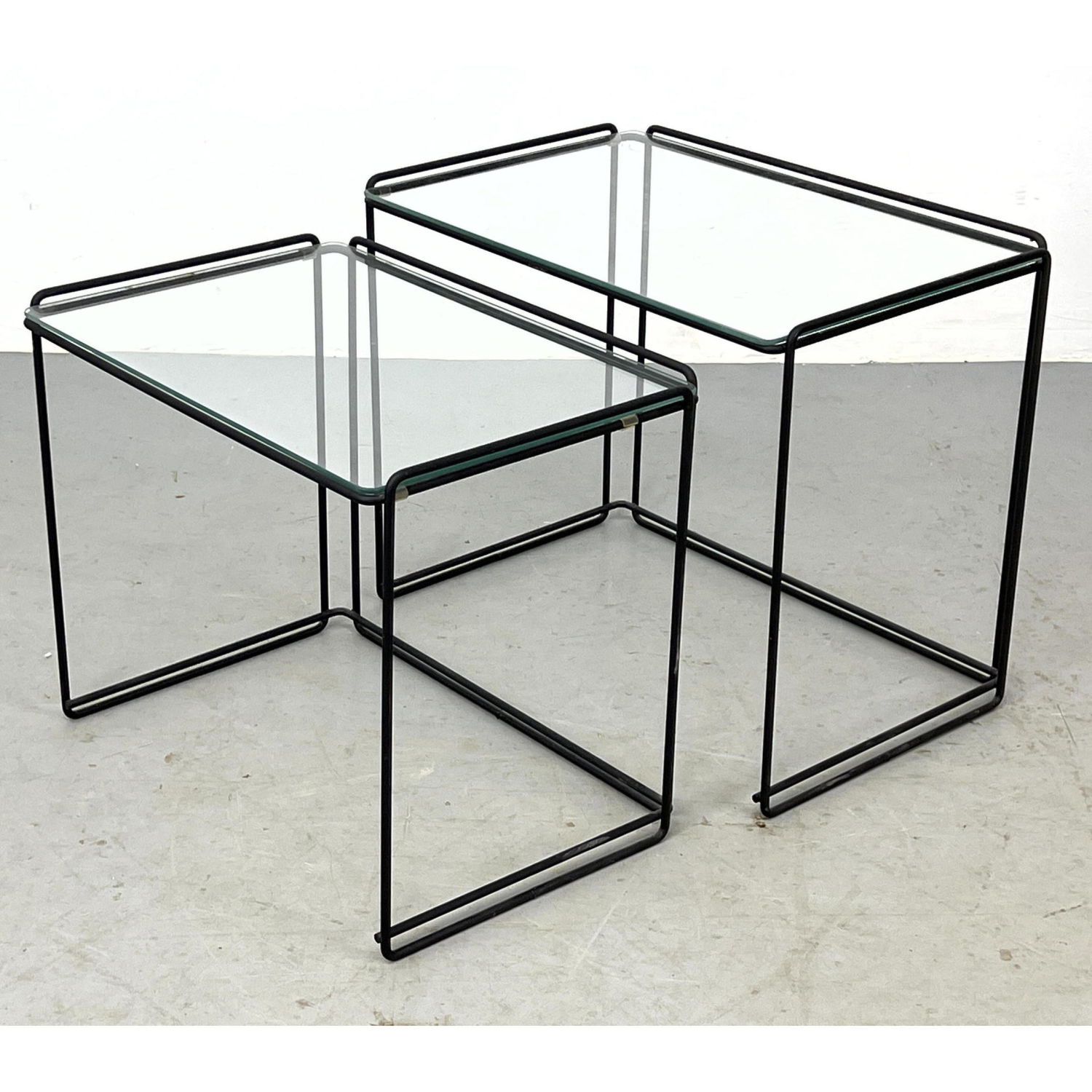 Max Sauze Isocele nesting tables
