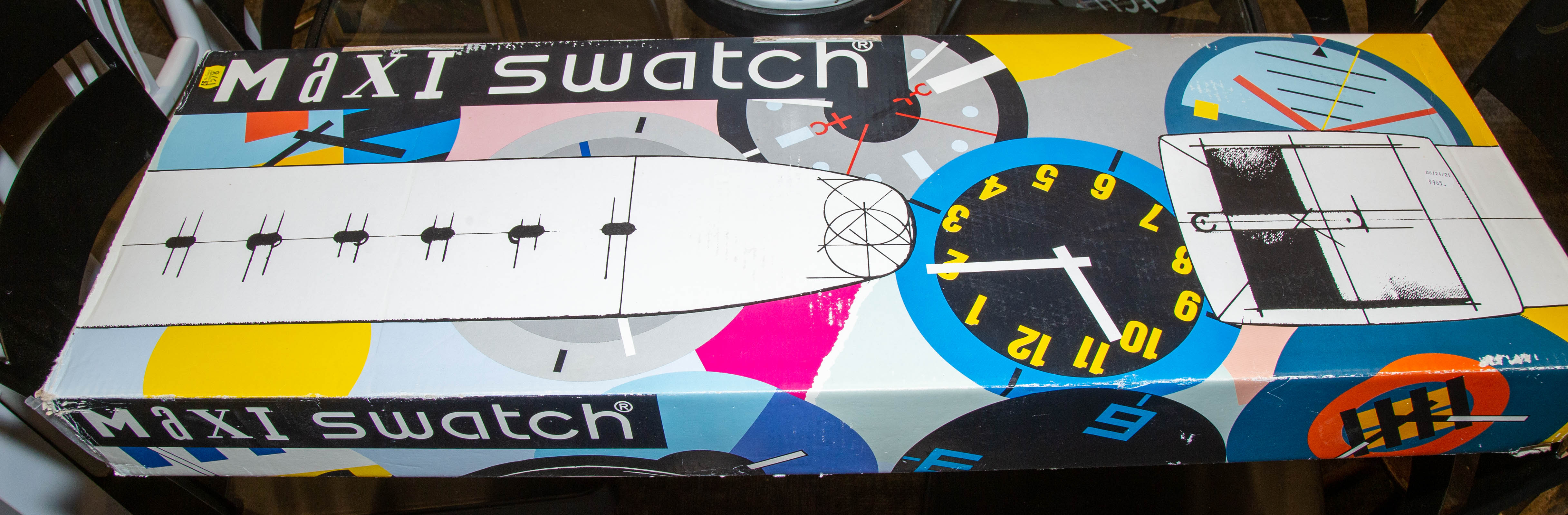 MAXI SWATCH WITH BOX .