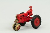 McCORMICK DEERING TRACTOR Arca