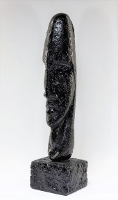 MCM ABSTRACT ELONGATED HEAD CE