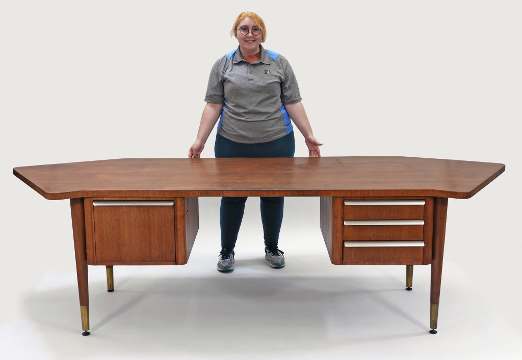 MCM GRAND RAPIDS WALNUT EXECUTIVE