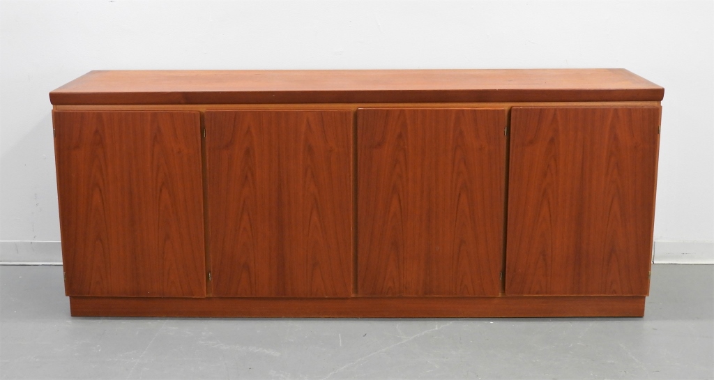 MCM SKOVBY TEAKWOOD CREDENZA