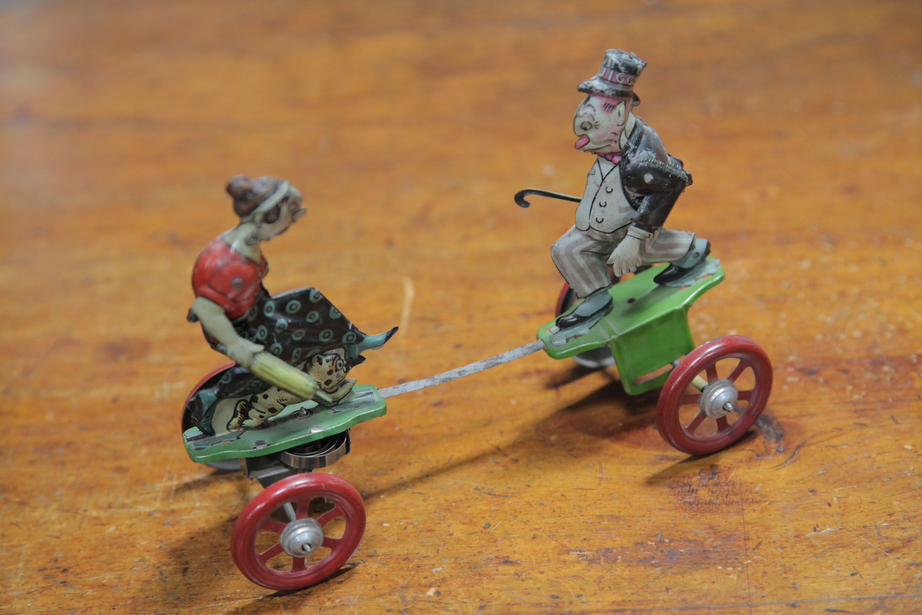 MCMANUS MAGGIE & JIGGS WIND UP TOY.