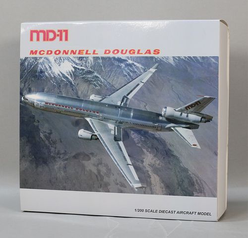 MD-11 MCDONNELL DOUGLAS 1:200 SCALE