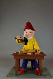 MECHANICAL BAVARIAN SANTA'S EL