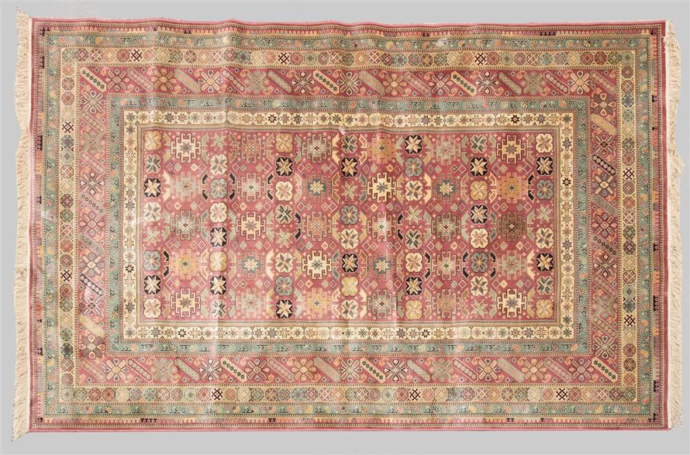 MEDALLION FILLED ORIENTAL WOOL