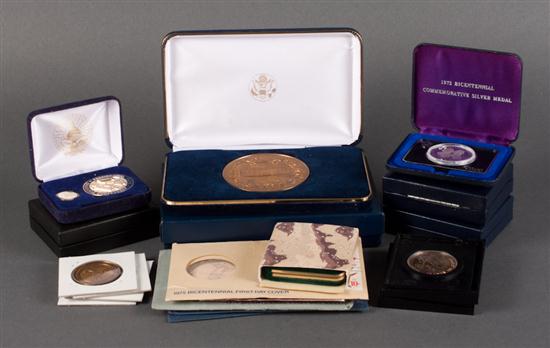 Medals: Assortment of bronze and