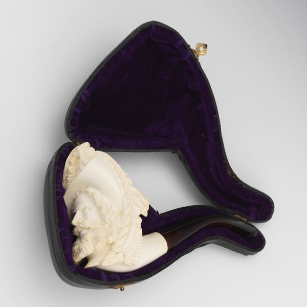 MEERSCHAUM AND FAUX AMBER CARVED