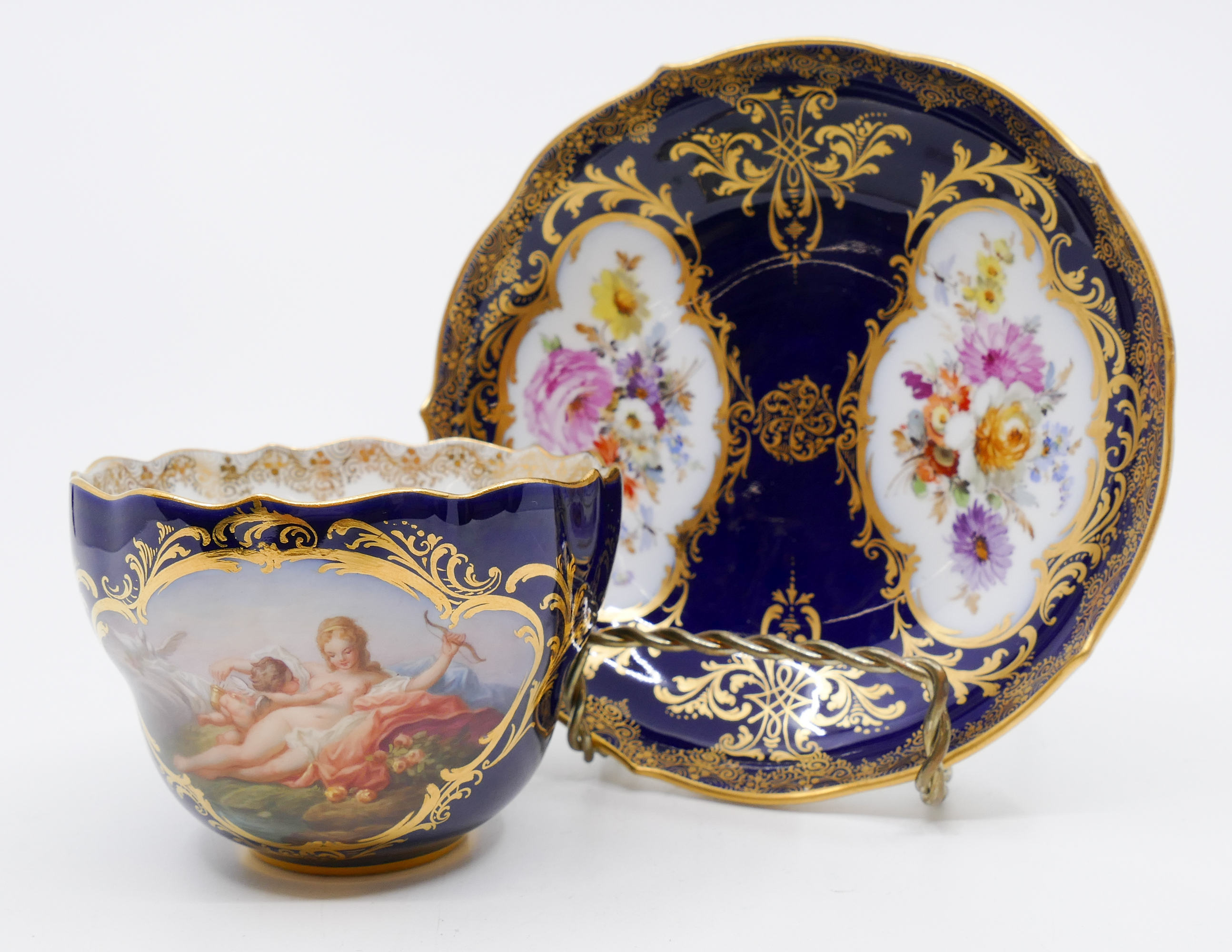 Meissen 'Derbesiegte Amor, Boucher'
