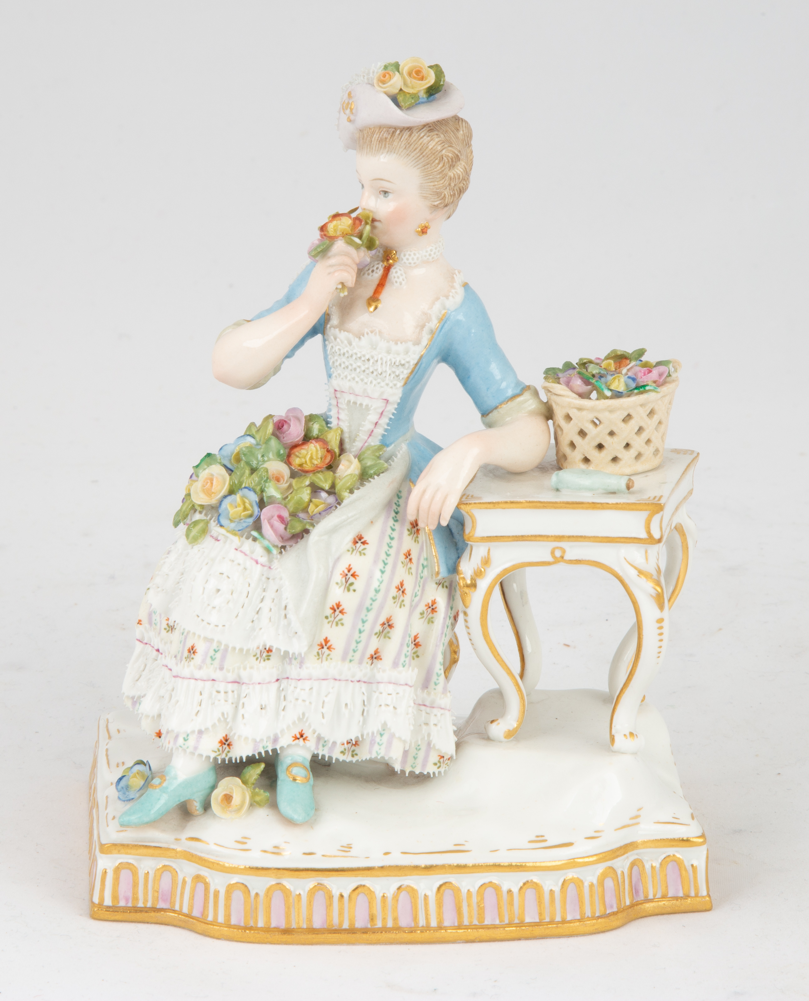MEISSEN FIGURE 19th century. Lady