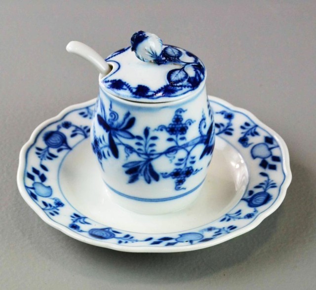 MEISSEN JAM POT WITH SPOON - Blue