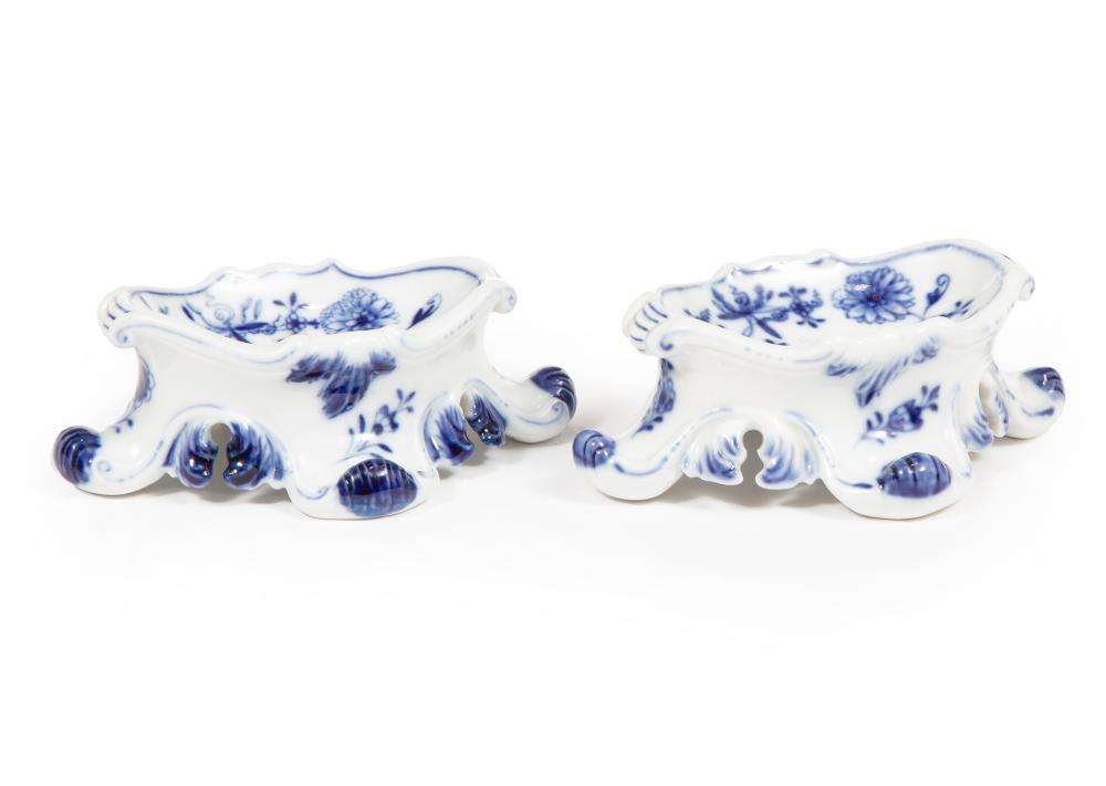 MEISSEN PORCELAIN "BLUE ONION" SALT