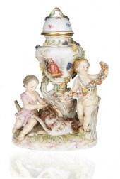 MEISSEN PORCELAIN COVERED URNm