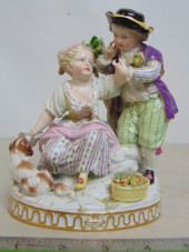 MEISSEN PORCELAIN FIGURINE SUM