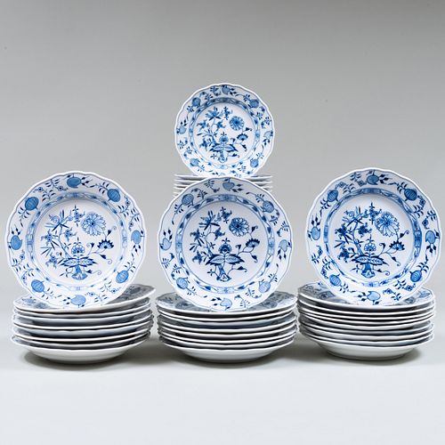 MEISSEN PORCELAIN SERVICE THE 'BLUE