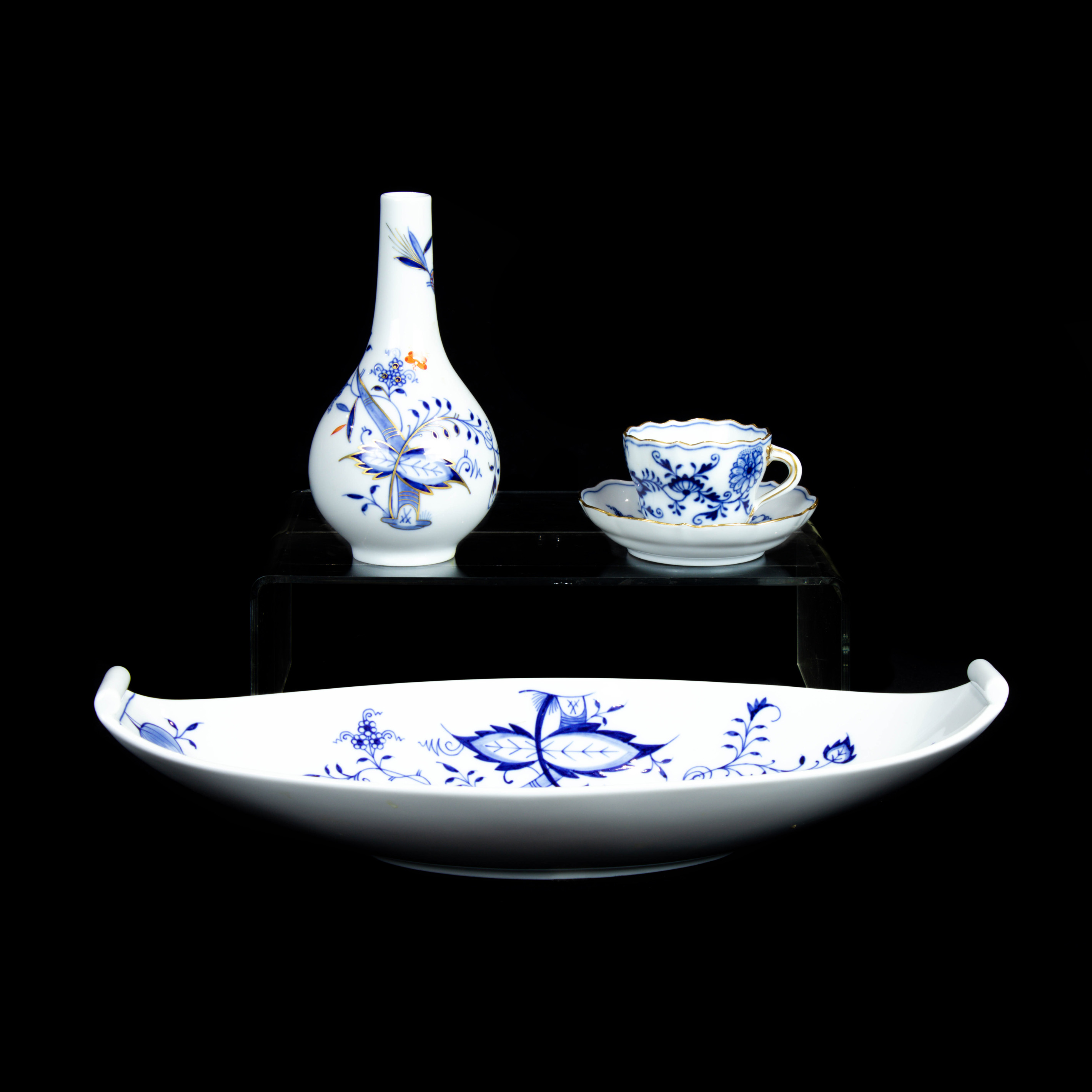 MEISSEN PORCELAIN TABLE ARTICLES IN