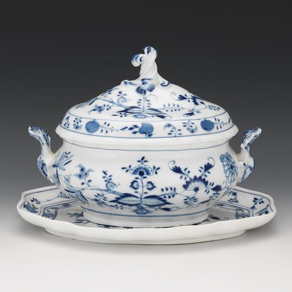 MEISSEN PORCELAIN TUREEN WITH LID